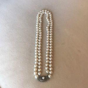 Vintage pearl necklace with silver clasp